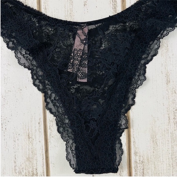Victoria’s Secret Dream Angels Lace Brazilian Pantie Medium - Picture 7 of 8